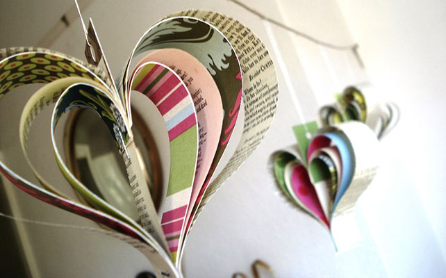 гирлянда из ажурных сердечек