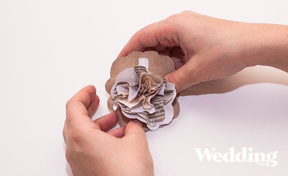 гирлянда из бумажных цветов