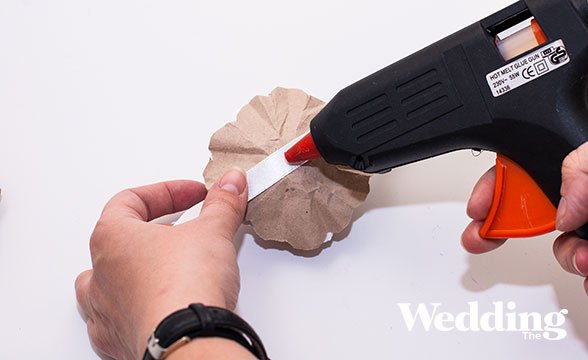 гирлянда из бумажных цветов