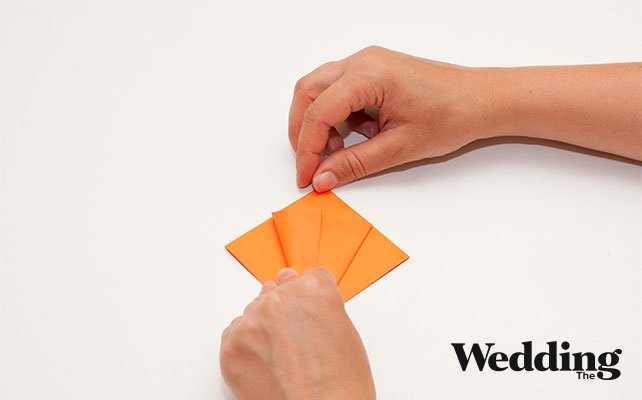 сложить уголки к середине заготовки