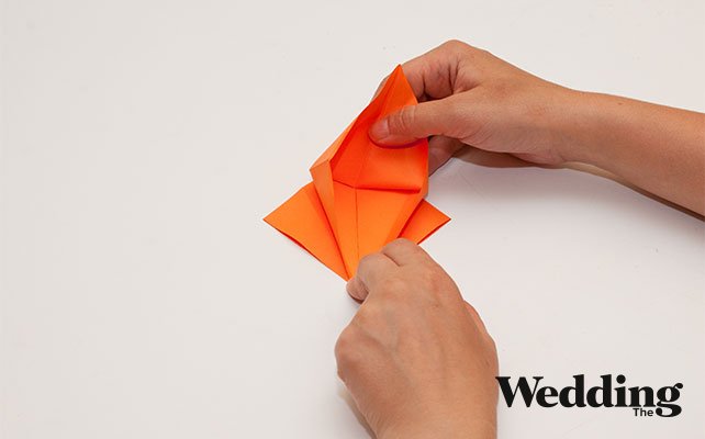 по намеченным линиям развернуть заготовку