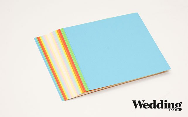 сделать много заготовок-квадратов из цветной бумаги