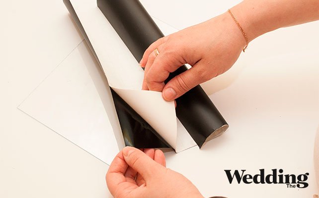 приклеваем пленку к стеклу