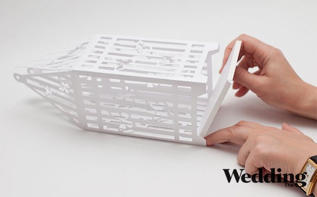 приклеить дно к клетке