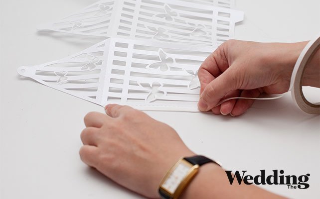 склеить клетку с помощью двухстороннего скотча