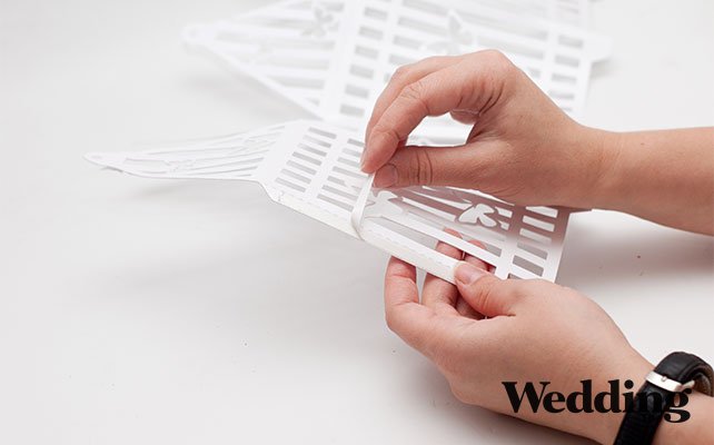 склеить клетку с помощью двухстороннего скотча