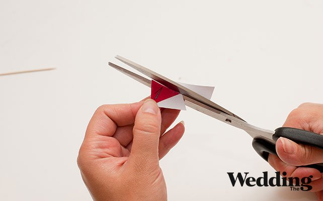 как сделать план рассадки кораблики для морской свадьбы, закрепить флажок с номером стола на кораблике