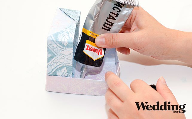 приклеить синтепон на дно коробочки