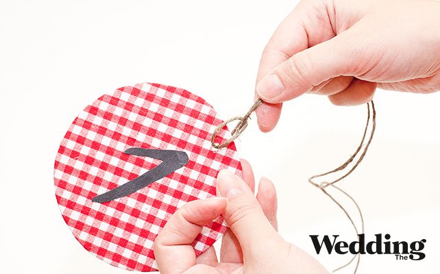 Как сделать круглый номер стола на бутылке, сделать отверстие в круглой заготовке