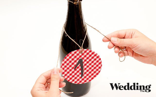 Как сделать круглый номер стола на бутылке, привязать номер стола к бутылке