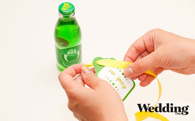 продеть в бирку ленту, Как сделать бирки для декора лимонада на свадьбе	