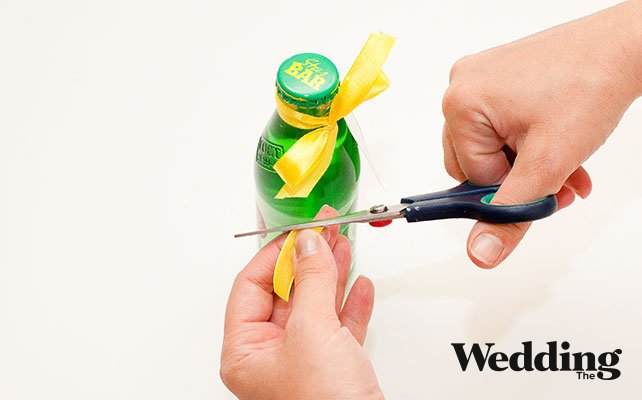 прикрепить бирку к бутылке с лимонадом, Как сделать бирки для декора лимонада на свадьбе