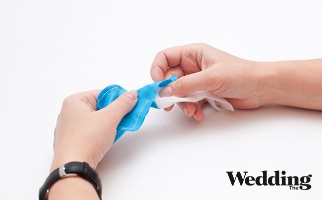 набить детали синтепоном