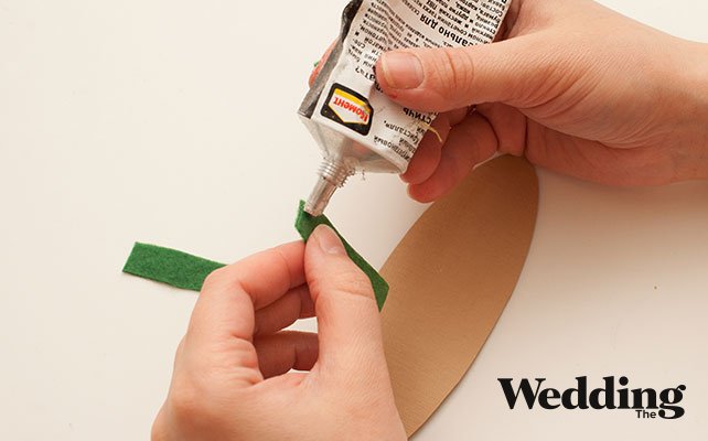 приклеить украшение к ободку