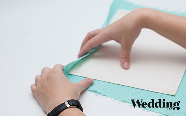 обтянуть картон тканью