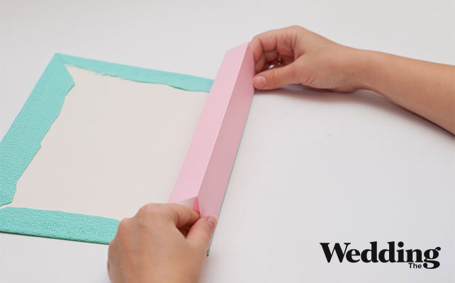 приклеить дно папки к боковинкам