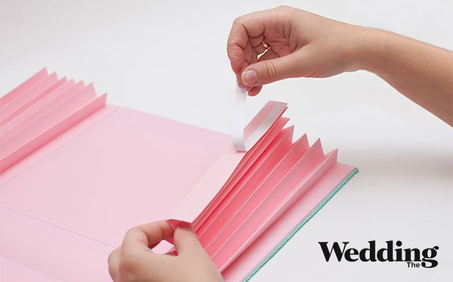 приклеить гармошки к форзацам