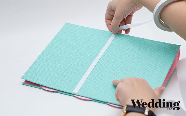 приклеить к папке ленту