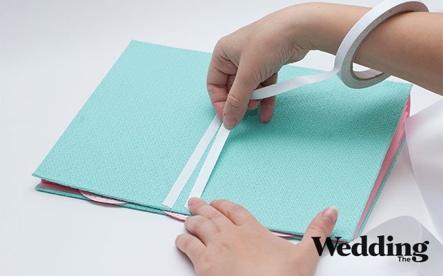 приклеить к папке ленту