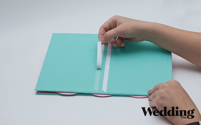 приклеить к папке ленту