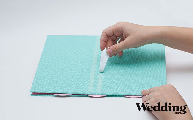 приклеить к папке ленту