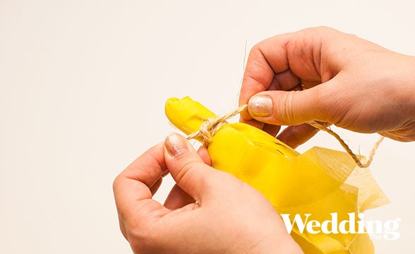 фотозона из бумажных гирлянд