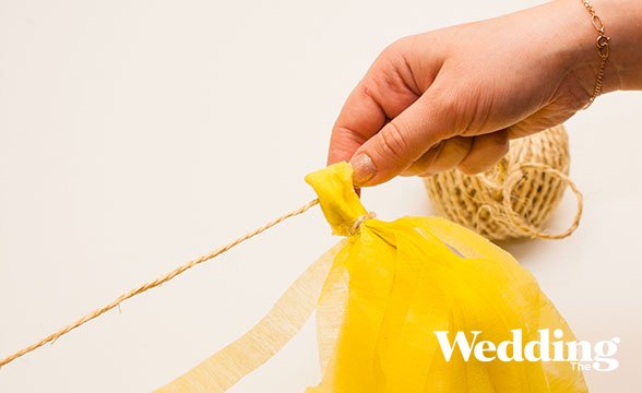 фотозона из бумажных гирлянд