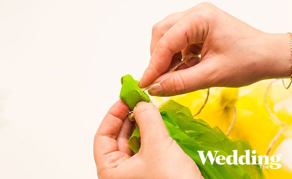 фотозона из бумажных гирлянд