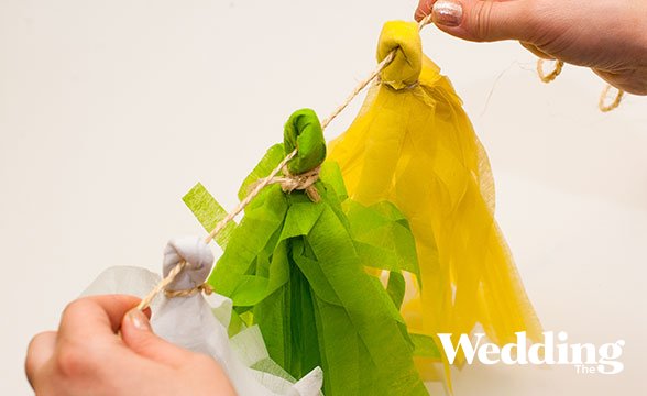 фотозона из бумажных гирлянд