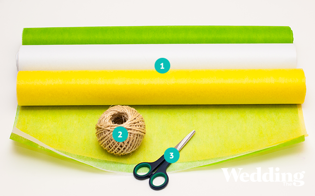 фотозона из бумажных гирлянд