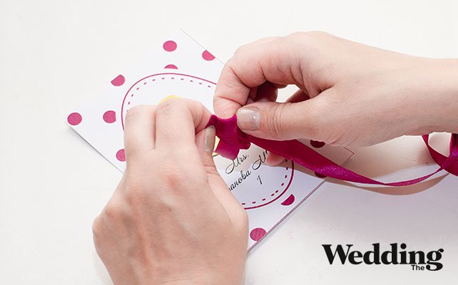 приклеить бантик к заготовке, Как сделать план рассадки в для свадьбы в винтажном стиле