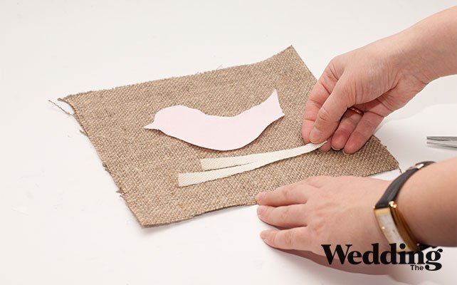 как сделать подушечку для колец с аппликацией, разложить аппликацию на подушечке