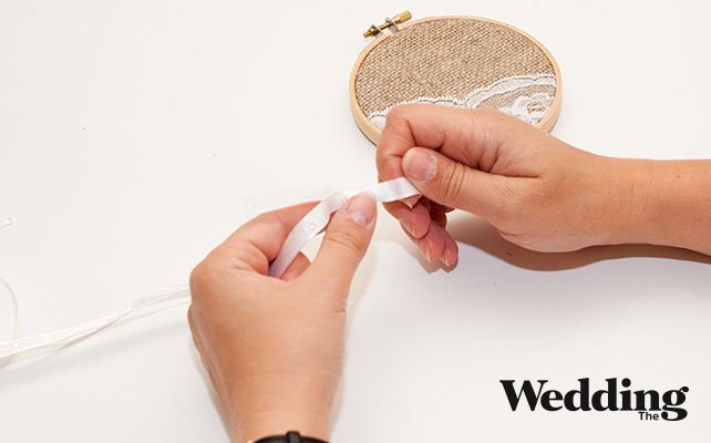 Как сделать подушечку для колец из пяльцев, сделать бантик