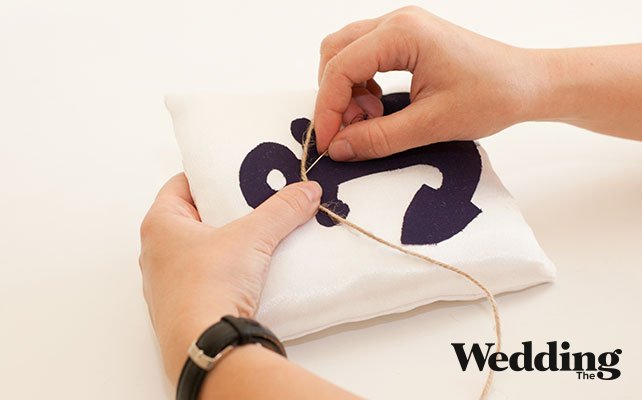 Как сделать подушечку для колец с якорем, пришить бечёвку для колец