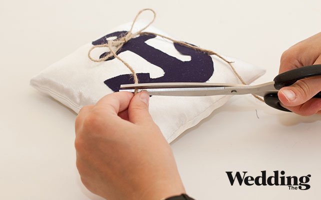 Как сделать подушечку для колец с якорем, пришить бечёвку для колец