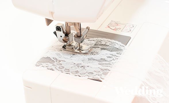 подвязка с именами молодоженов