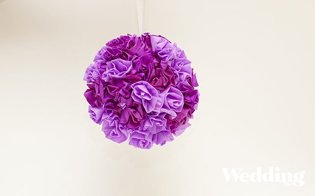 помпон из бумажных роз