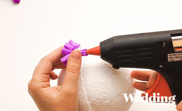 помпон из бумажных роз