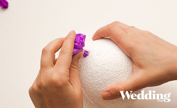 помпон из бумажных роз