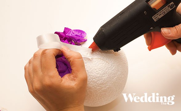 помпон из бумажных роз