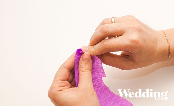 помпон из бумажных роз