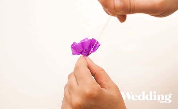 помпон из бумажных роз