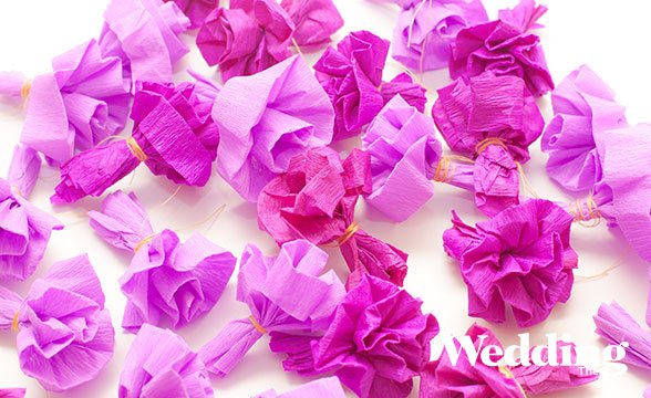 помпон из бумажных роз