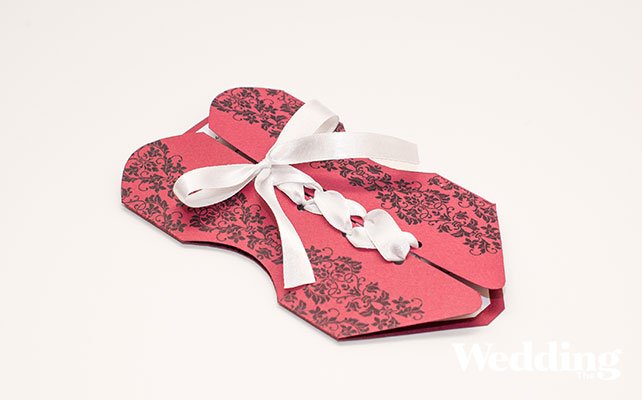 приглашение в виде женского корсета