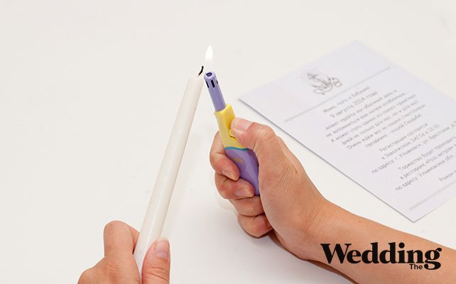 Как сделать приглашение в бутылке для свадьбы в морском стиле, лист с текстом приглашения обжечь по краям