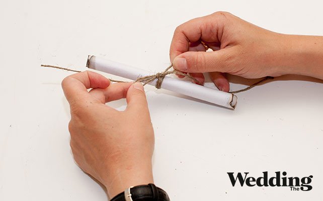 Как сделать приглашение в бутылке для свадьбы в морском стиле, перевязать приглашение бечёвкой