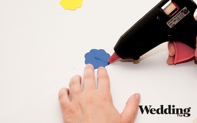 приклеить к цветной детали зубочистку