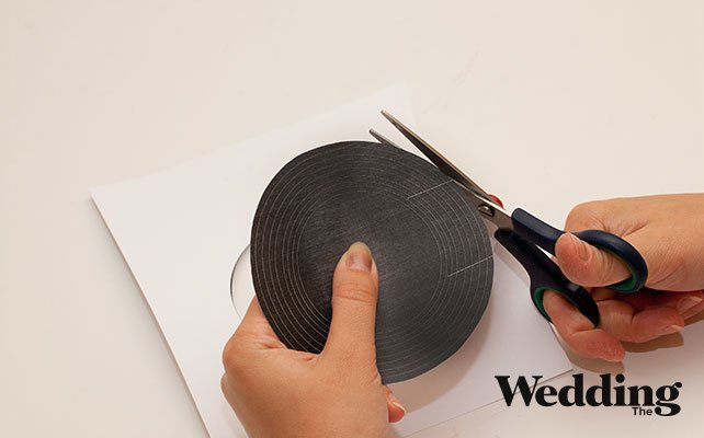 распечатать и вырезать шаблоны, Как сделать рассадочные карточки в виде музыкальных пластинок