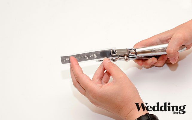 сделать отверстие в бирке