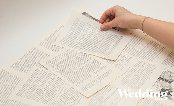 скатерть из книжных листов